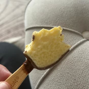 Magnum’un Dondurma Kısmı Sarı Renkli Olmaya Başladı