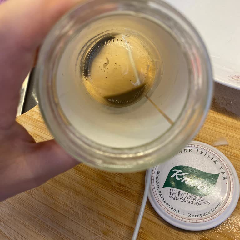 Knorr Tavuk Suyu İçinden Ne Olduğu Bilinmeyen Tortu