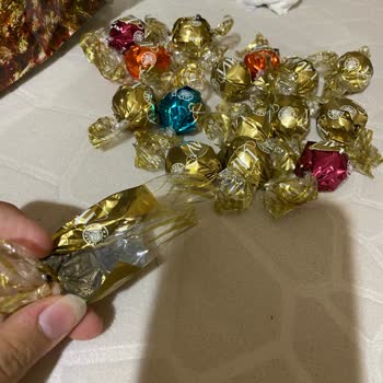 Kahve Dünyası Lavi Çikolata Tek Tür Ve Boş Paketli Çıkan Çikolata