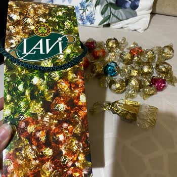 Kahve Dünyası Lavi Çikolata Tek Tür Ve Boş Paketli Çıkan Çikolata