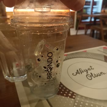 Cafe Brondo & Bubble Tea Yarım Bardak Buz 90 TL!