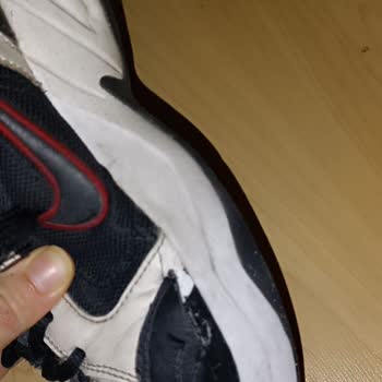 Nike Ayakkabı 4 Ayda Çöp Oldu