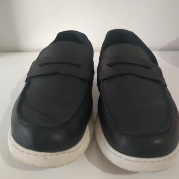 FLO Mağazası Ayakkabı Şekil Bozukluğu