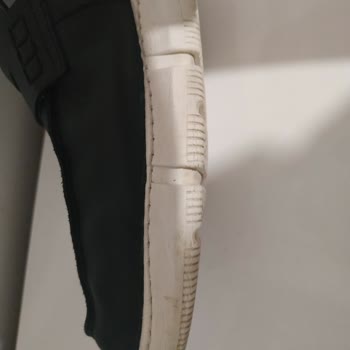 FLO Mağazası Ayakkabı Şekil Bozukluğu