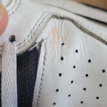 6 Ayda Yırtılan Adidas Ayakkabı Şikayeti