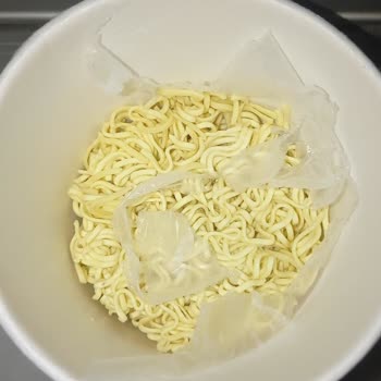 İndomie Noodle Plastik Madde