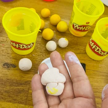 Play-Doh Oyun Hamuru El Boyuyor