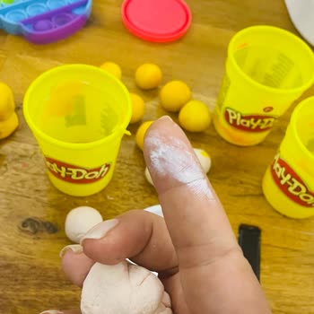 Play-Doh Oyun Hamuru El Boyuyor