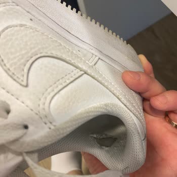 Nike Pişmanlık, Kalitesiz