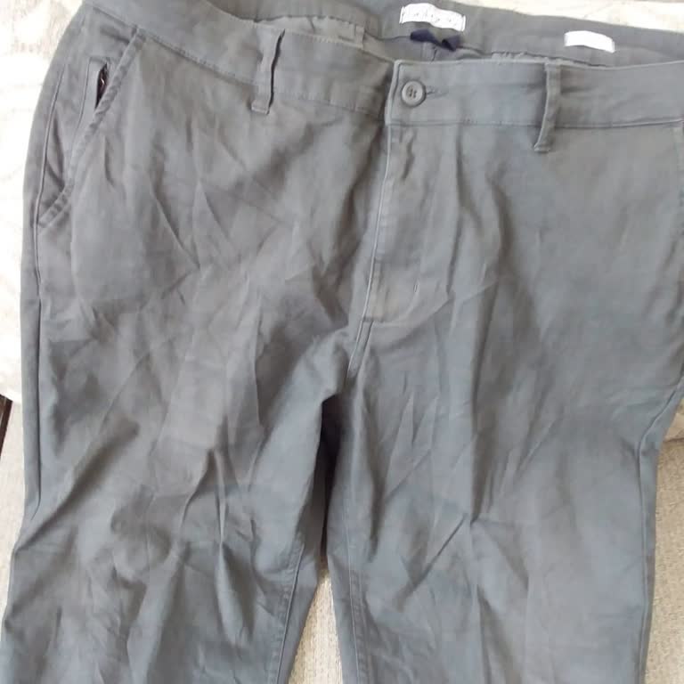 DeFacto Pantolonun İlk Giymede Rengi Soldu.