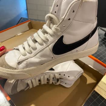 Nike Ayakkabı Açılma Yaşandı