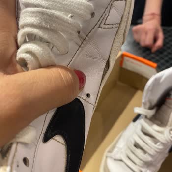 Nike Ayakkabı Açılma Yaşandı