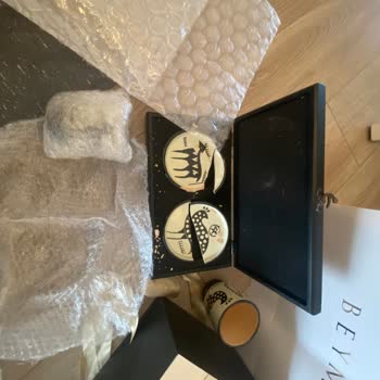 Beymen Özensiz Paketleme Sonucu Kırılan Sanat Eseri