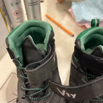 Deichmann-Kinderschuhe gerissene Nähte und abgelehnte Umtauschanträge bei Reklamation