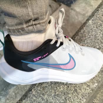 Nike-Schuhe gefährlich rutschig bei Regenwetter
