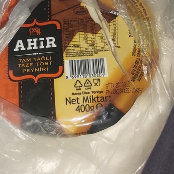 A101 Bozuk Kaşar Ve Çalışan Şikayeti