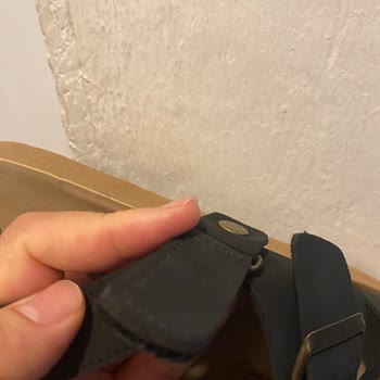 Sandalet Yırtık Çıktı LCW