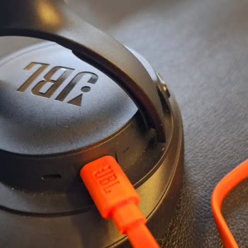 JBL Tune 760NC Kulaklığım Şarj Olmuyor.