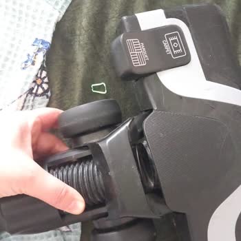 Tefal Garantili Ürünün Süpürge Başlığına Para İstiyor