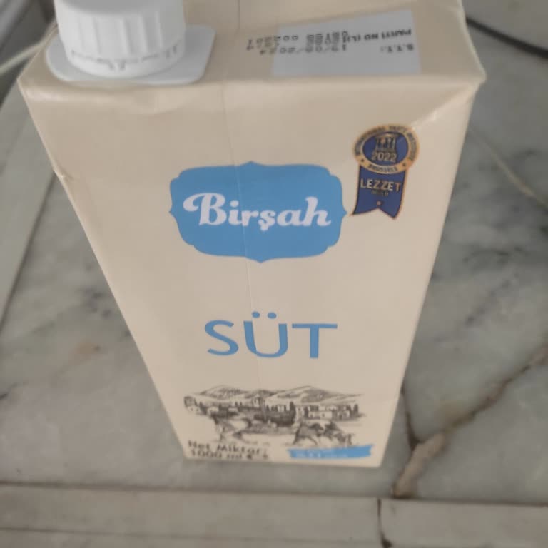 A101 Kapıda Bozuk Süt