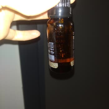 Essay (By Esra Ezmeci) Nioli Yağı Şişesinin %80'i Dökülmüş Olarak Geldi