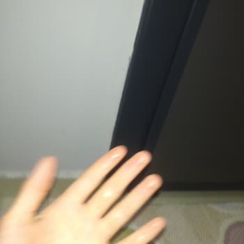 Essay (By Esra Ezmeci) Nioli Yağı Şişesinin %80'i Dökülmüş Olarak Geldi