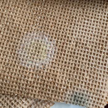 Asrın Tandırı Küflü Lavaşlar, Özensiz Kargo