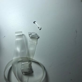 Penti Şeffaf Sütyen Askısı Koptu