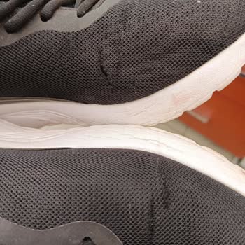 Dmarket.com Hepsiburada'dan Aldığım Hummel Ayakkabı Kısa Sürede Yırtıldı!