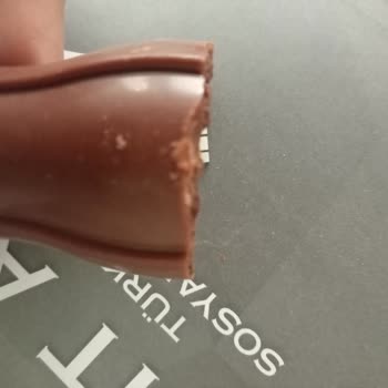 BİM Buono Bella Dolgulu Ve Bisküvili Çikolatadan Kıl Çıktı!