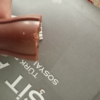 BİM Buono Bella Dolgulu Ve Bisküvili Çikolatadan Kıl Çıktı!