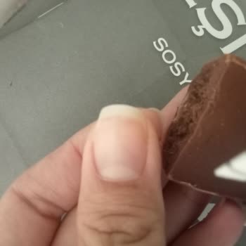 BİM Buono Bella Dolgulu Ve Bisküvili Çikolatadan Kıl Çıktı!