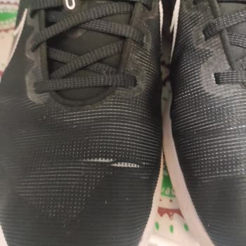 Nike Schuhe mit Materialrisse Erfahrungen mit Kundenservice und Rückgabeprozess