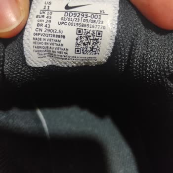 Nike Schuhe mit Materialrisse Erfahrungen mit Kundenservice und Rückgabeprozess