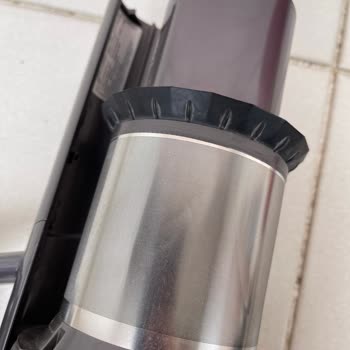 Dyson V15 Servise Gönderdiğim Ürün Deforme Edildi.