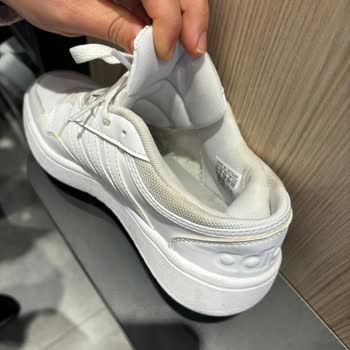 FLO Ayakkabı FLO Mağazasından Adidas Marka Ayakkabı