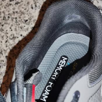 A101 Ve Skechers Den Şikayetçiyim.