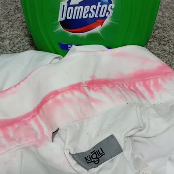 Domestos Çamaşır Suyu Gömleğimi Pembe Yaptı.
