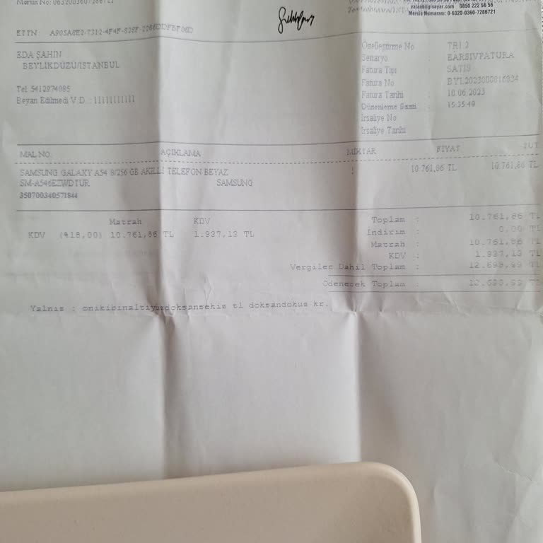 Samsung Telefon A54 Turuncu Fotoğraf Çekiyor