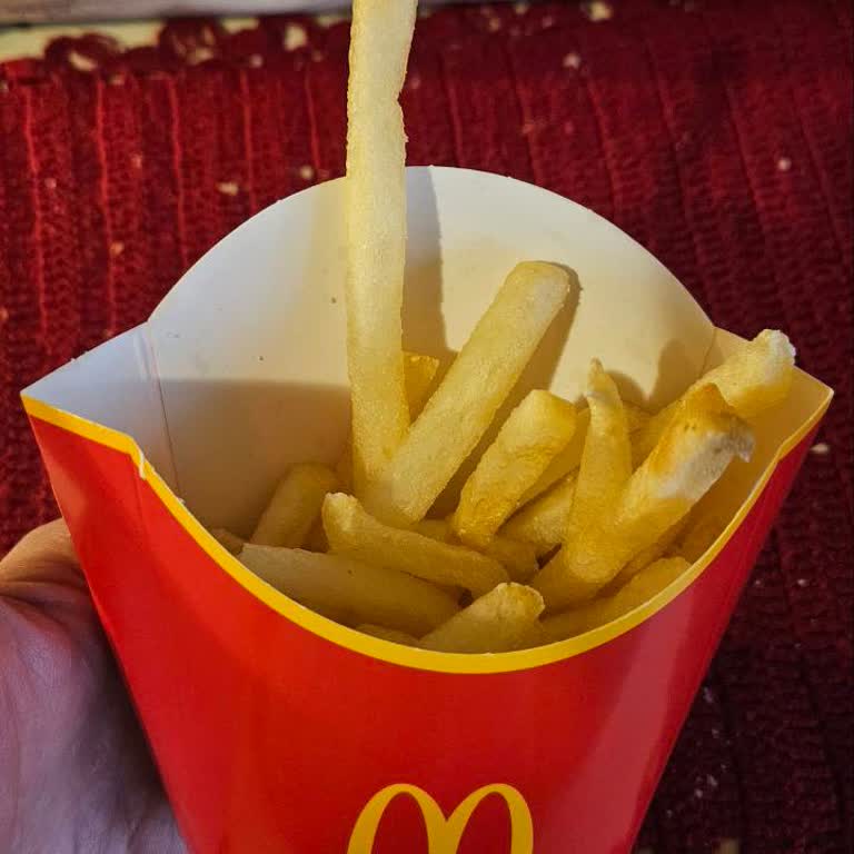 McDonald's Menü İle Gelen Patatesin Yarım Konulması