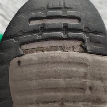 Deichmann Hatalı Kalitesiz Hummel Ayakkabı Satması