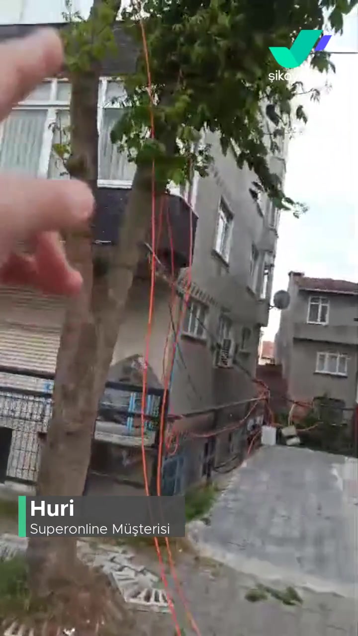 Superonline İnternet Kablosu Yollarda Yerlerde videonun kapak resmi