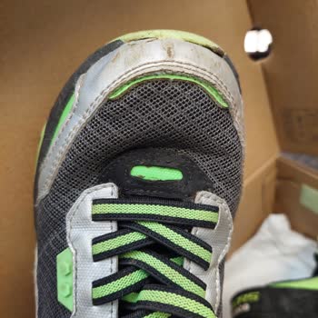 Skechers 3 Gün Giyilen Ayakkabının Önü Açıldı