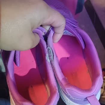 Skechers Ayakkabı Bir Ay Gibi Kısa Bir Sürede Yıprandı!