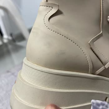 Kemal Tanca Elime Kullanılmış Ve Lekeli Bir Şekilde Ayakkabı Ulaştı