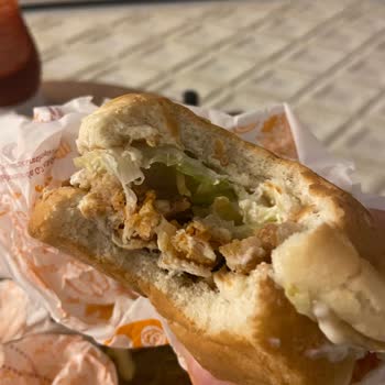 Migros Yemekten Popeyes Menü Midemi Bozdu. Tavuklar Taş Gibiydi.