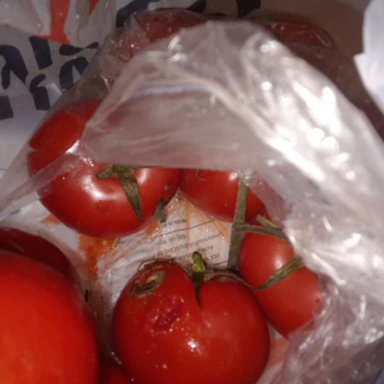 Migros Hemen De Gönderilen Ezik Ve Küflü Ürün