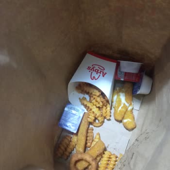Arby's Özensiz Paketleme Ve Yanlış Ürün