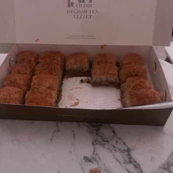 Faruk Güllüoğlu Baklava İçinden Fıstık Kabuğu Çıktı