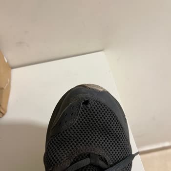 Decathlon Spor Ayakkabının Burunda Yırtılması